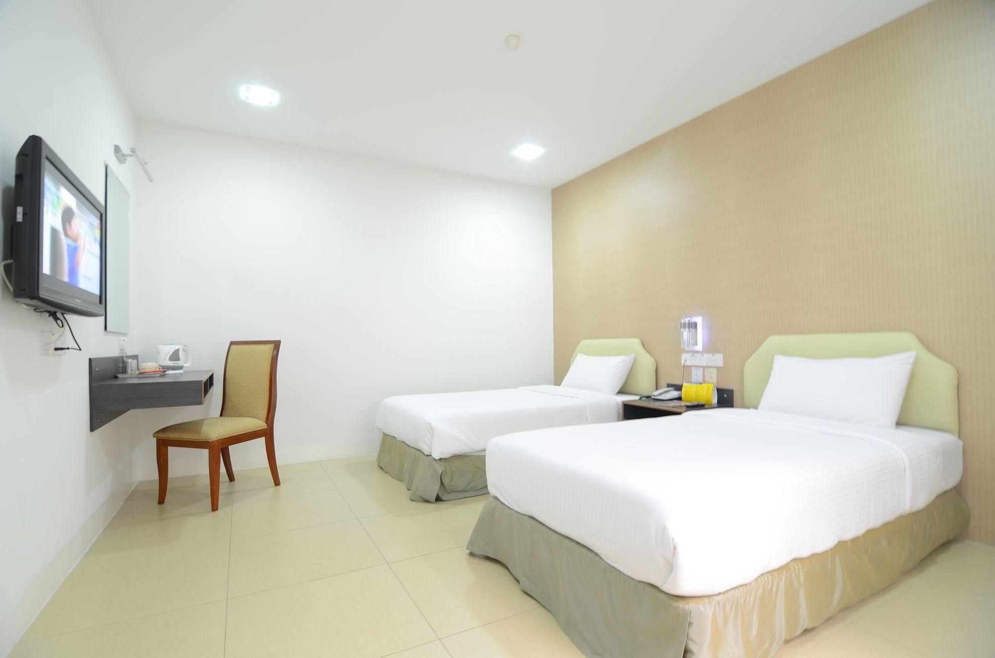 Hotel Avenue Kuantan Esterno foto