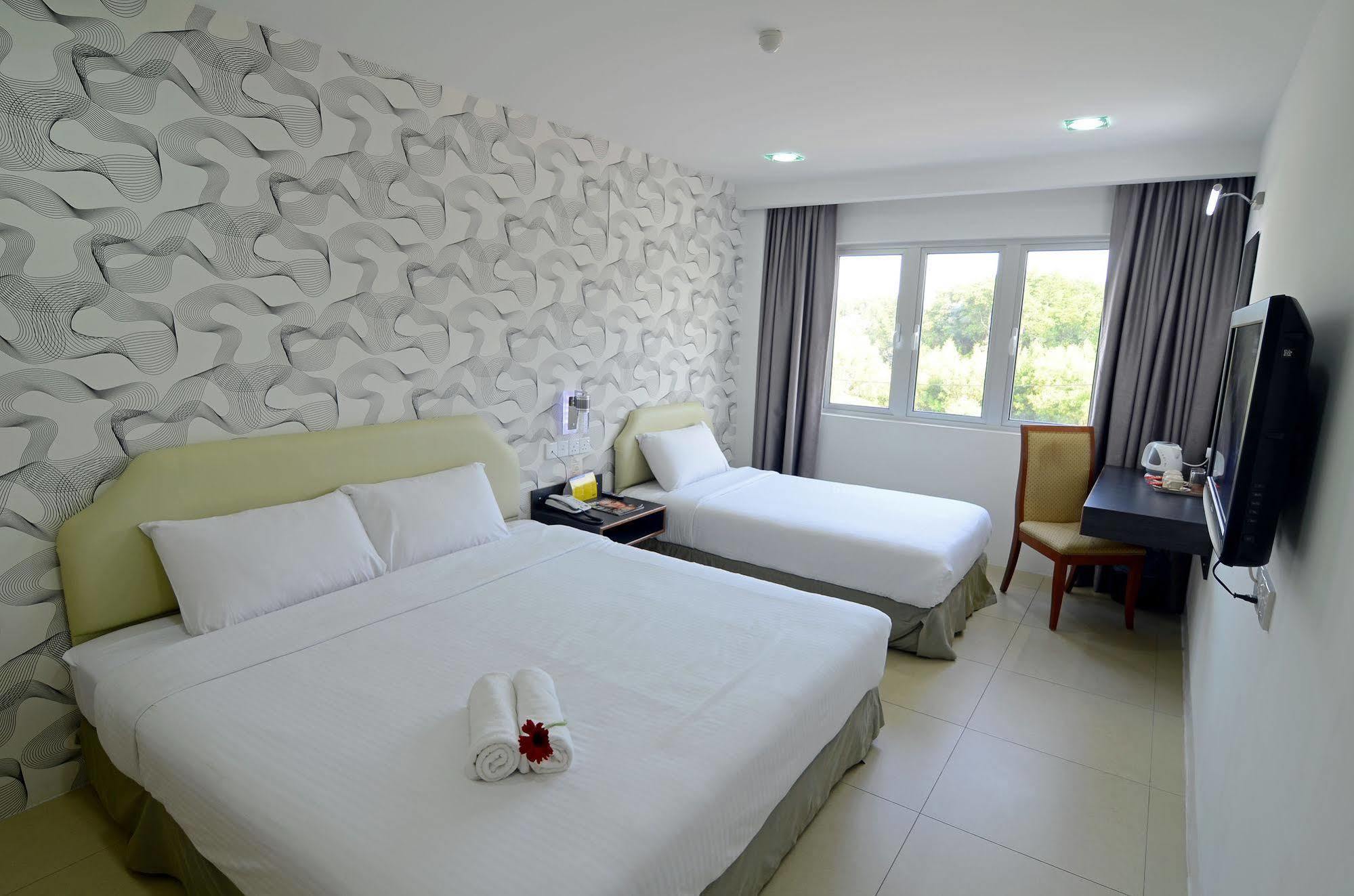 Hotel Avenue Kuantan Esterno foto