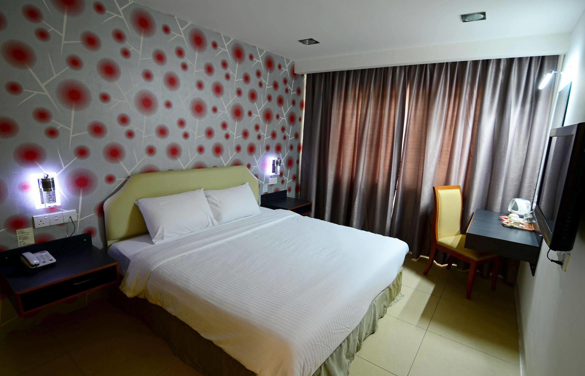 Hotel Avenue Kuantan Esterno foto