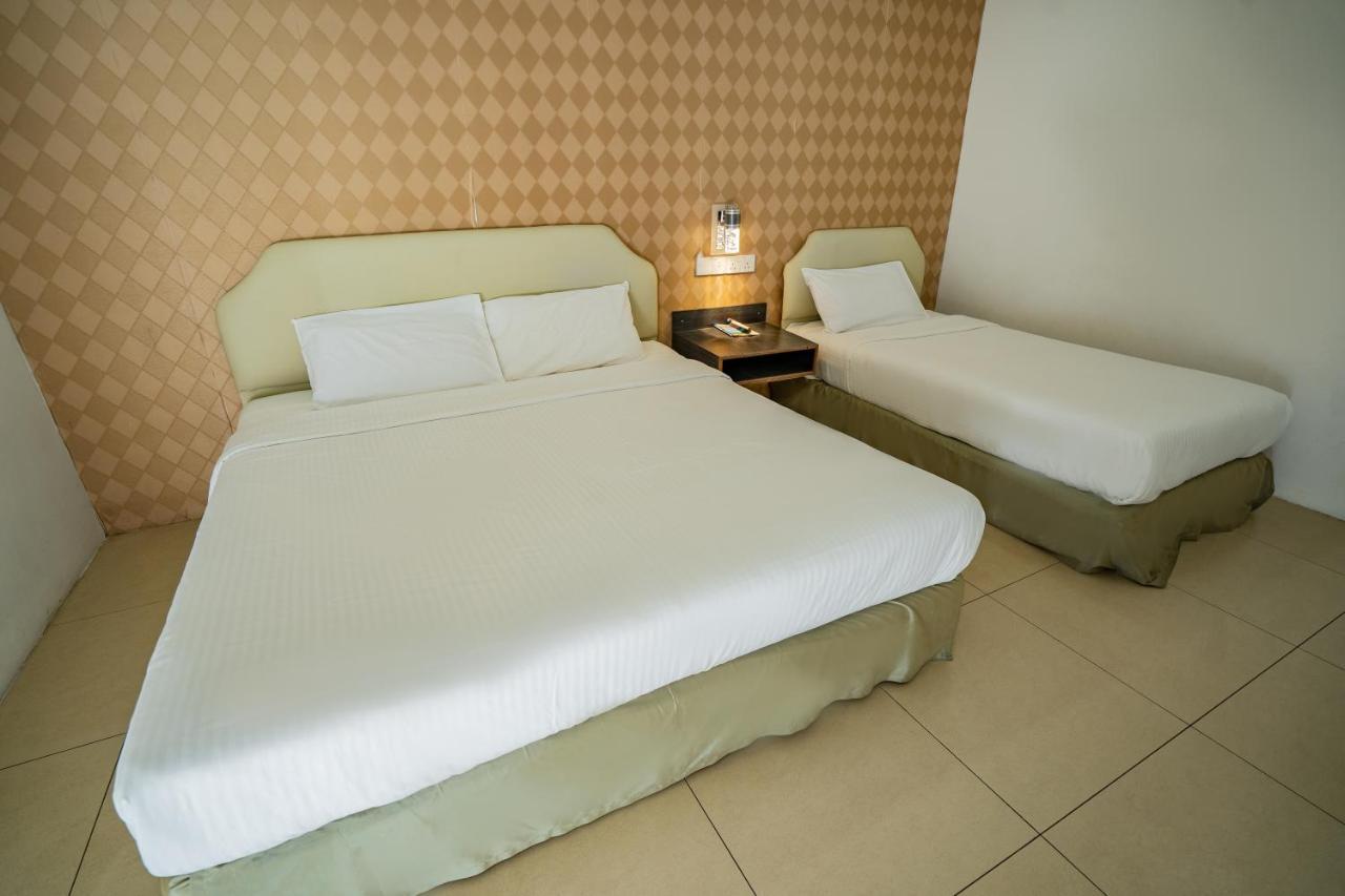 Hotel Avenue Kuantan Esterno foto